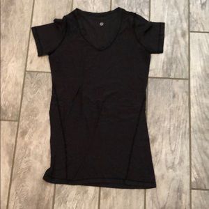 Lululemon workout shirt